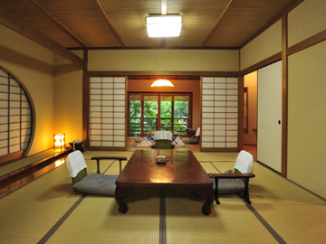 * 離れ風「光」（10帖～13.5帖＋板間）半露天風呂付 