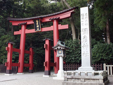 パワースポット「弥彦神社」目の前