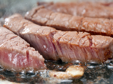 *あつあつ新潟牛ステーキを食そう！