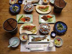 *川魚料理と季節の山菜を中心に