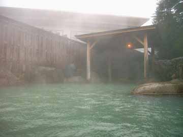 奥飛騨温泉郷の中でも最大の貸切露天風呂