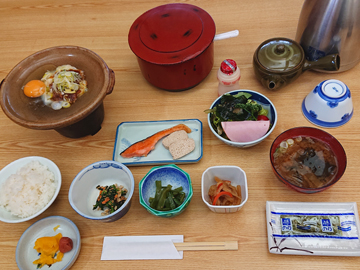 【朝食】栄養のバランスを考えた和朝食です。朝食もボリューム満点！