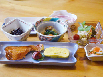 *朝食一例/朝ごはんをしっかり食べて、一日元気に！