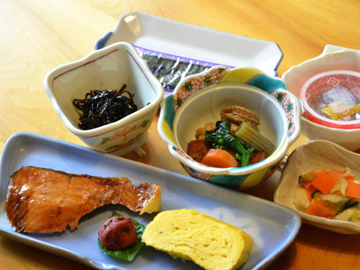 *朝食一例/素材を大切に、心をこめて作っております。