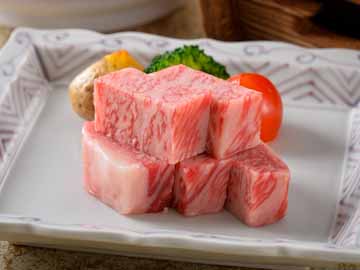 料理一例:極会席(和牛ステーキ)