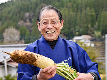 *【当館主人】地元の食材をたっぷり使った自慢のお料理で、皆さんをお待ちしております！