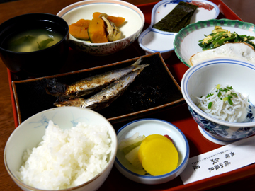 *【朝食一例】当宿で作った無農薬野菜の他に、日本海の海の幸も使用しております。