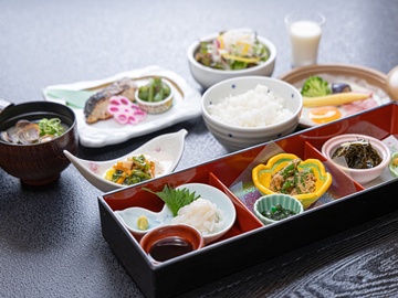 *【朝食】鳥取旬の素材をふんだんに使用