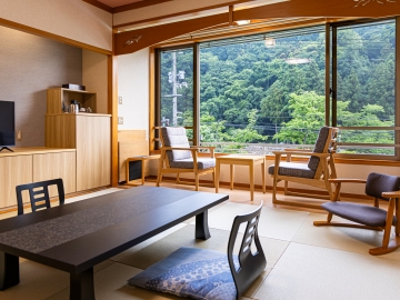 *【和室一例】伝統的な和の趣と洗練されたモダンデザインが調和したお部屋。