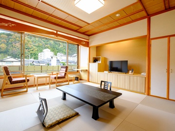 【和室一例】伝統的な和の趣と洗練されたモダンデザインが調和したお部屋。