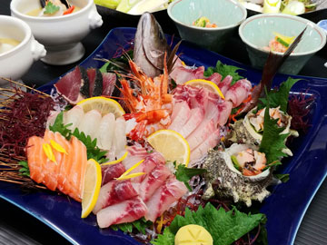 【刺身盛会席】毎朝仕入れる新鮮な魚介類を贅沢に使用して造るお刺身盛