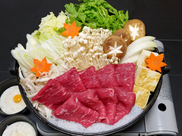 秋の味覚を楽しめる「牛すき鍋」