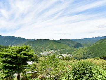 *【大浴場】湯船に浸かりながら自然豊かな景色も楽しめます♪