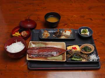 ☆朝食一例★地産地消にこだわったお料理をご提供いたします♪