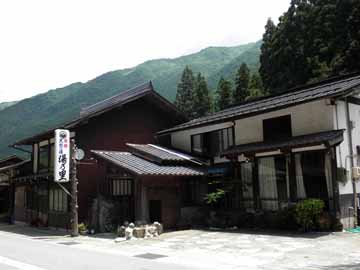 旧継元家を移築した当館は、懐かしの古民具とともにタイムスリップ★