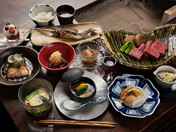 *【夕食一例】季節により毎年メニューを変えております。味のバランスや食感を重視した自由な発想の懐石。