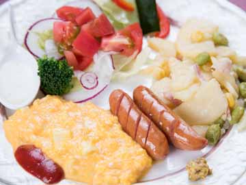 *朝食一例。朝食は8:15～ご用意いたします！