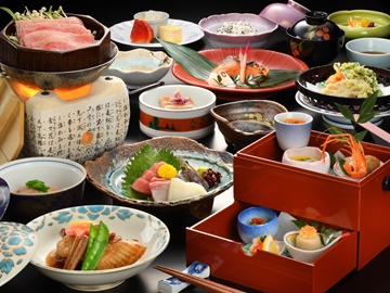 【お食事一例】自然の恵みを詰め込んだ彩り豊かな和会席