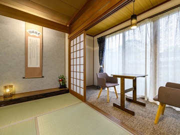 【竹/別邸】純和風の客室は気品ある落ち着いた風情。心和む休日をお過ごし下さい。（客室一例）