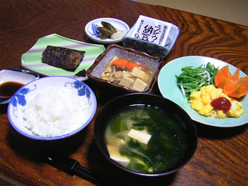 *朝食一例／温かい和定食スタイルの朝食です。