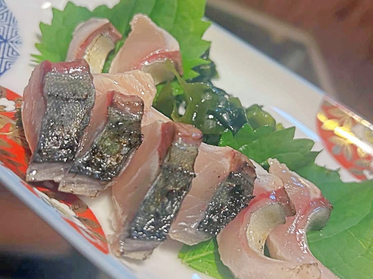 【坊勢鯖の炙り】脂がのってとろけます