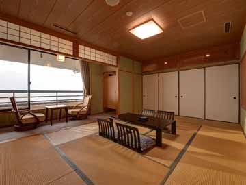【特別客室16帖】展望風呂がついた16帖の広々和室。
