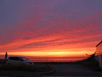 【夕日】海若の宿よりすぐのサンセットライン。ちょっとした南国気分を。