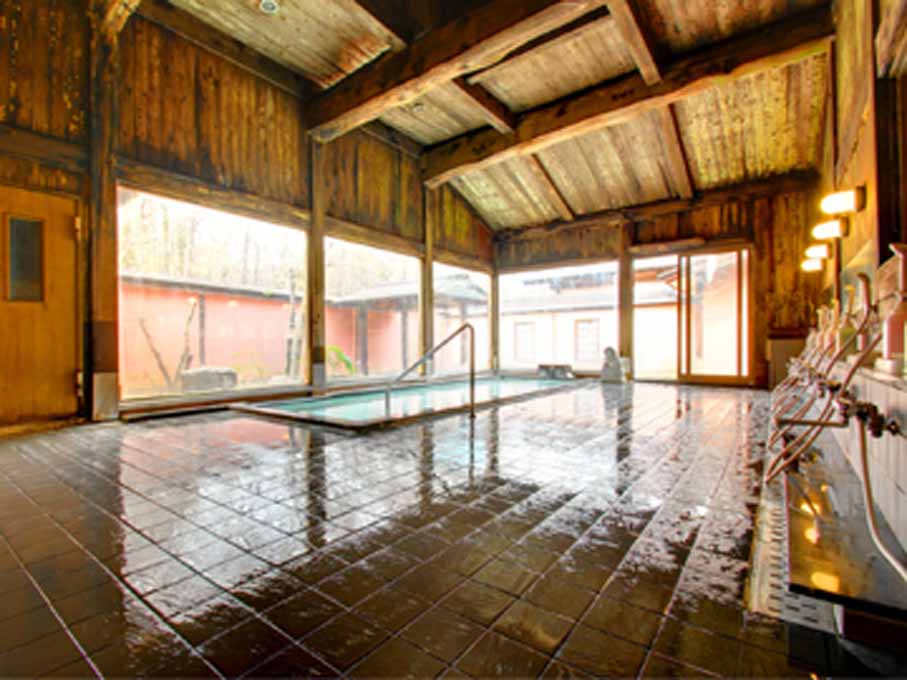 *【大浴場】かけ流し温泉で旅の疲れを癒して下さい。