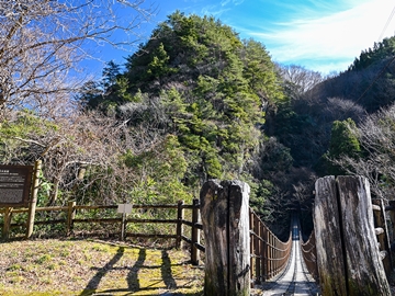 *【樅木の吊橋（もみぎのつりばし）】紅葉の名所としても知られている五家荘の観光スポットです。