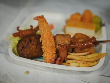 *【お子様ランチ】お子様の大好きなメニューを詰め込みました