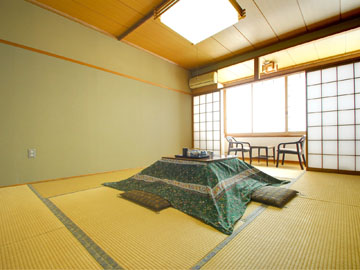 *【和室8畳～12.5畳】畳の香りがほのかに薫るお部屋でのんびりとした休日をお過ごし下さい。