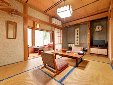 *和室6畳（客室一例）/本館・新館と山側・川側の眺望は宿のおまかせで