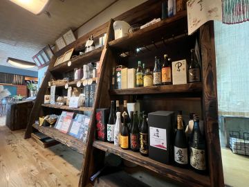 *地酒もたくさん揃えたお土産ブース