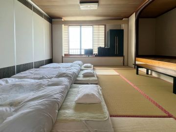 *コロナ対策としてお布団を敷いた状態でご案内しております。