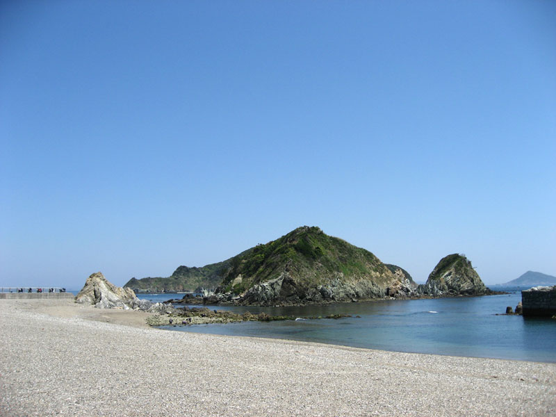 海を眺めながら、のんびり休日を過ごしませんか♪