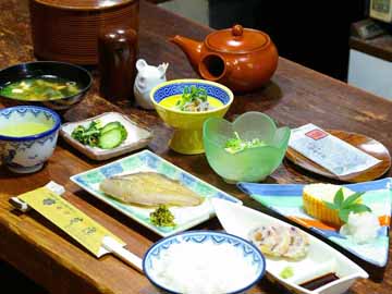 朝からしっかり食べて眠気をふっとばしてくださいね♪