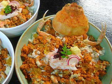 【元祖 コッペ丼】漁の関係で、1月初めまでしか食べられない貴重なメスの蟹。内子・外子たっぷり!