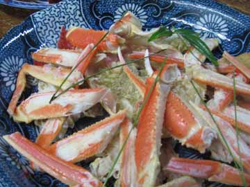 いくらでも食べれてしまう蟹!火を通すと鮮やかなオレンジ色に早代わり!
