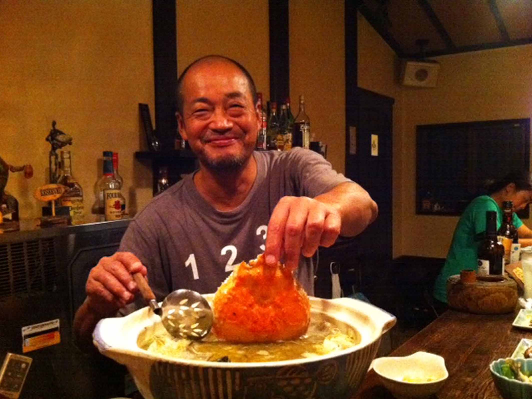 【いらっしゃいませ!】3代目主人の守山です!この時期ならではの美味しい蟹、食べてって!