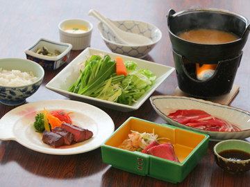 豊かな自然にめぐまれた京・美山の鹿肉やイノシシ肉を使用した和食料理「美山・和のジビエ」