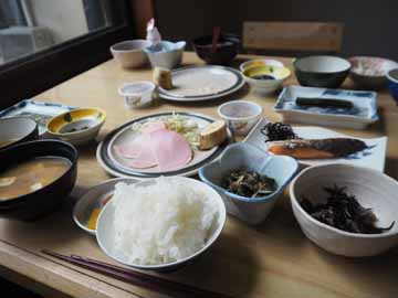 ＊朝食一例／朝から栄養満点のご飯を召し上がれ♪