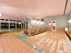 *大浴場/ラドンを含む弱アルカリ性の天然温泉。その効果は神経痛や筋肉痛、慢性消火器病など実に様々!