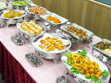 *日替り夕食バイキングの内容一例(イメージ)です。大人からお子様までボリューム満点のお食事です。