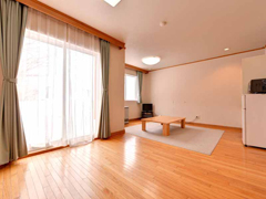 *コテージ(フラットタイプ)/2~5名様用の2フロアタイプのお部屋。