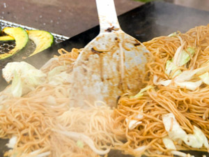 【バーベキュー】お肉、野菜、焼きそばなど思いのままにワイワイ焼いて楽しもう♪