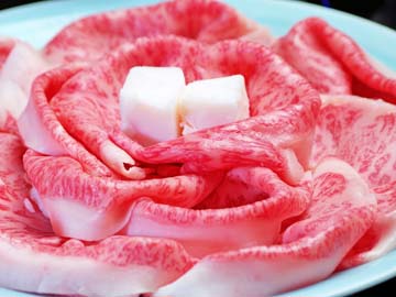 *細やかな刺しと深い甘みが特徴の【飛騨牛】。とろける口どけ、肉の旨みをお楽しみ下さい。