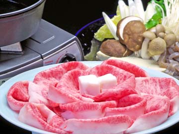 *細やかな刺しと深い甘みが特徴の【飛騨牛】。とろける口どけ、肉の旨みをお楽しみ下さい。