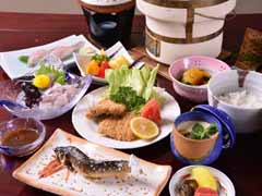 *お夕食一例(グレードアップ)/地元岐阜の幸を丹念に吟味した豪華会席をご賞味下さい。
