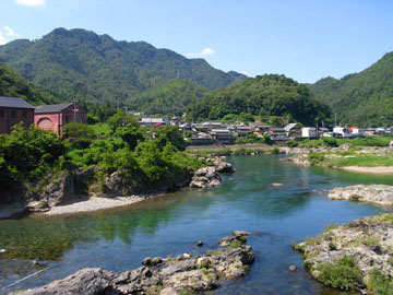 穏やかな川