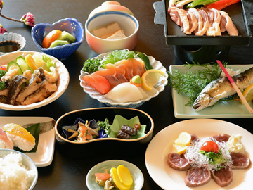 地元・高知の食材を中心とした郷土料理をお召上がり下さい。